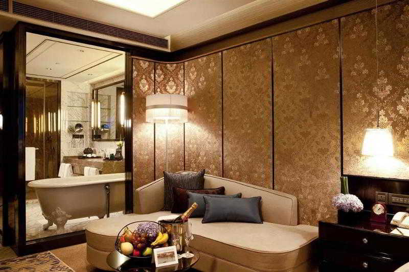 Sofitel Jing An Huamin Hotel 5*